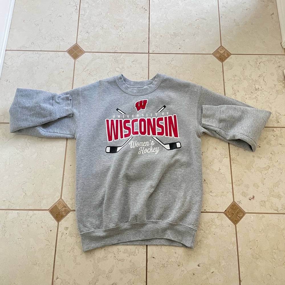 wisconsin womens hockey sweatshirt